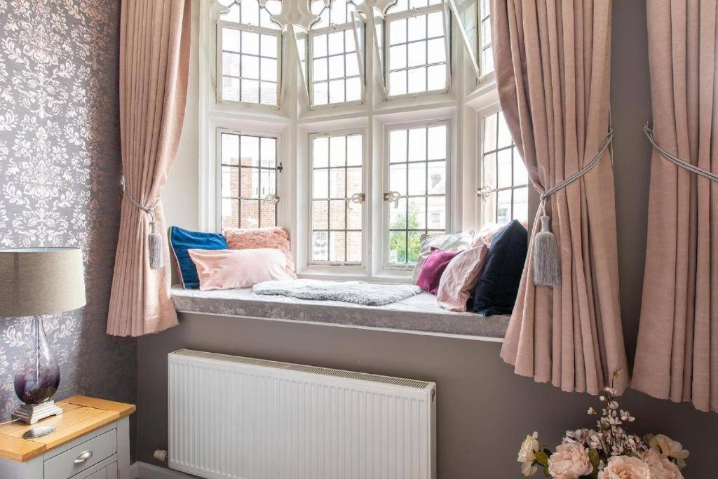 The Most Central Apartment In Canterbury Stunning Interiors, Fully Equipped, City Views And Free Wifi! Esterno foto