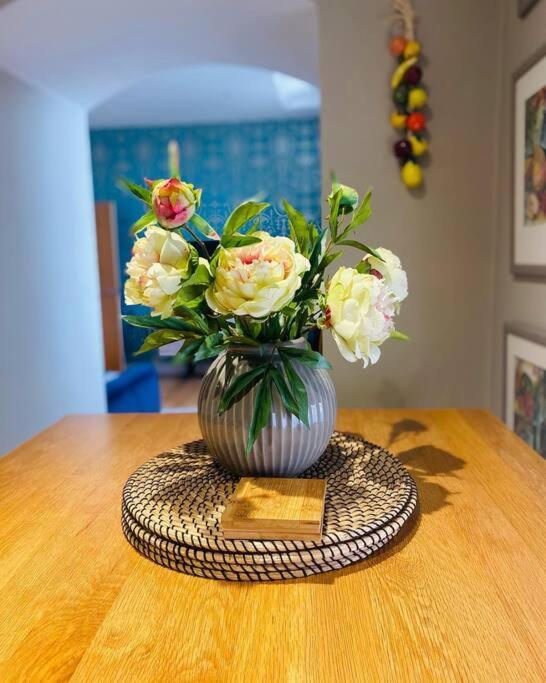 The Most Central Apartment In Canterbury Stunning Interiors, Fully Equipped, City Views And Free Wifi! Esterno foto