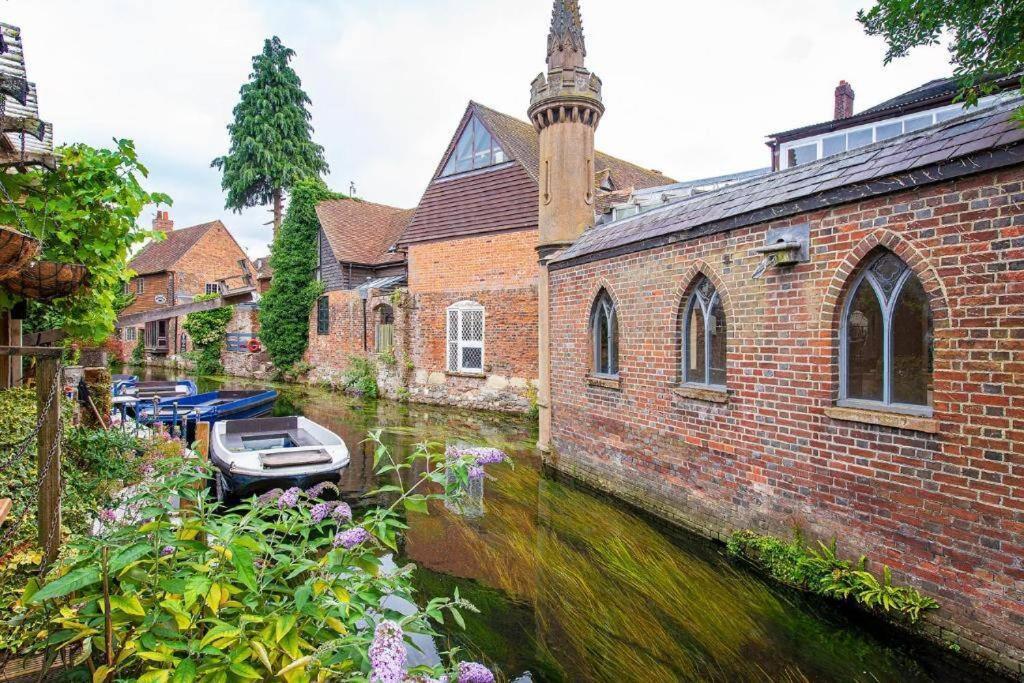 The Most Central Apartment In Canterbury Stunning Interiors, Fully Equipped, City Views And Free Wifi! Esterno foto