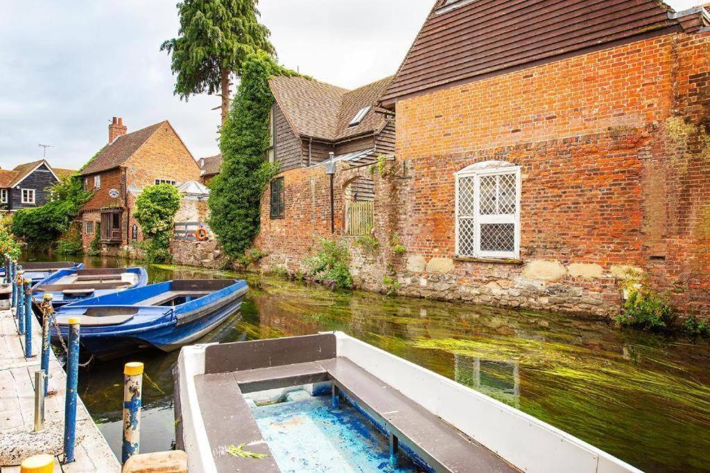 The Most Central Apartment In Canterbury Stunning Interiors, Fully Equipped, City Views And Free Wifi! Esterno foto